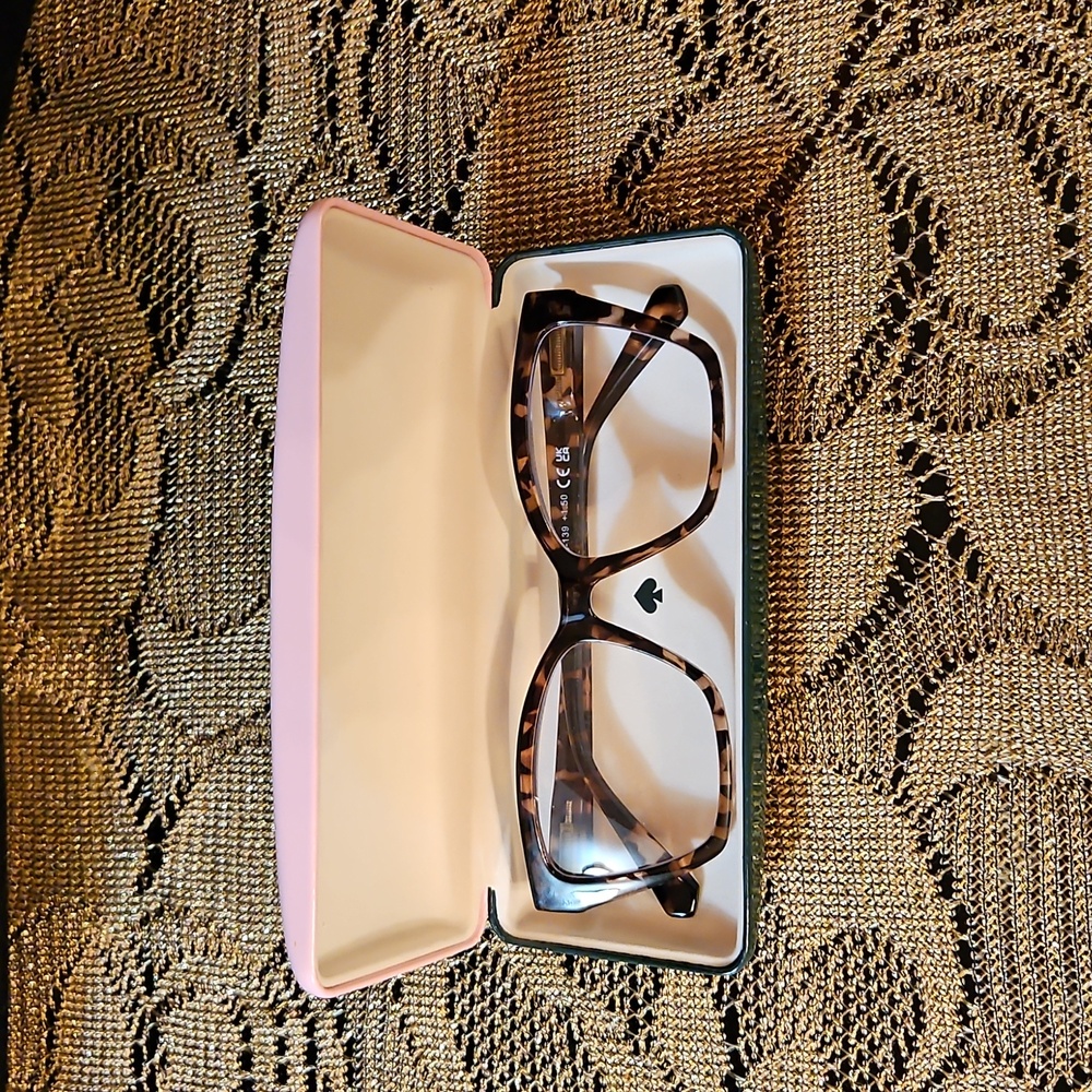 Kate Spade Blush Pink and Forest Green Eyeglass Holder - Picture 4 of 4